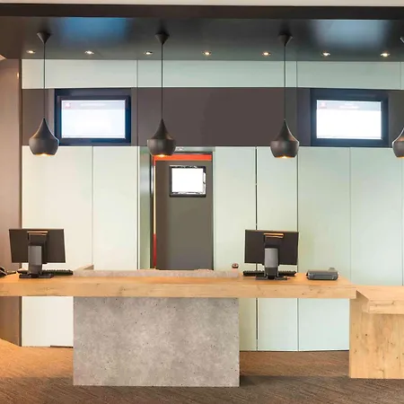 Ibis Centre Tour Bretagne Nantes