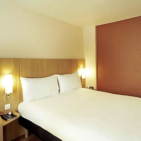 Hotel Ibis Centre Tour Bretagne 3*