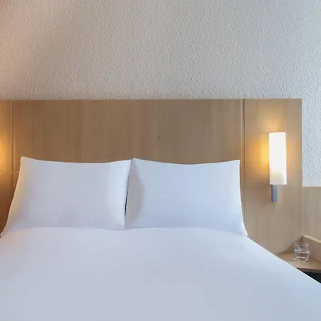 Ibis Centre Tour Bretagne 3* Nantes