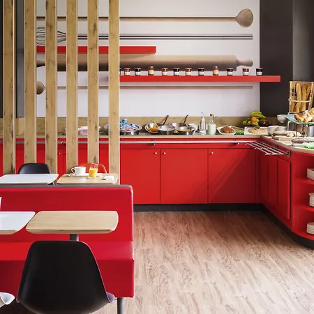 Ibis Centre Tour Bretagne Hotel 3*