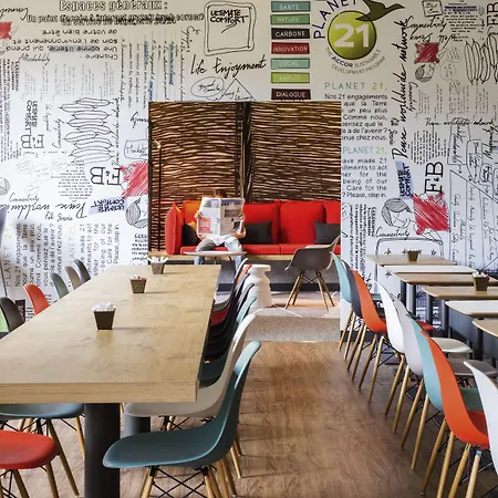 Ibis Centre Tour Bretagne Нант