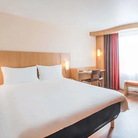 Hotel Ibis Centre Tour Bretagne Nantes