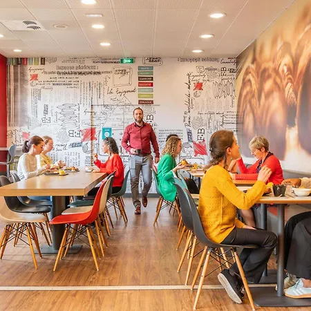 Ibis Centre Tour Bretagne Nantes