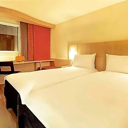 호텔 Ibis Centre Tour Bretagne 3*