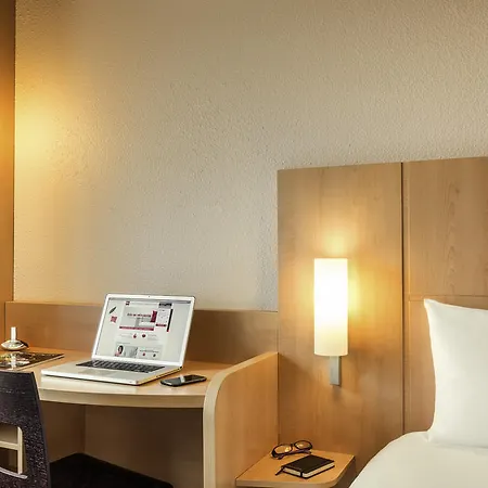 Ibis Centre Tour Bretagne 3* Нант