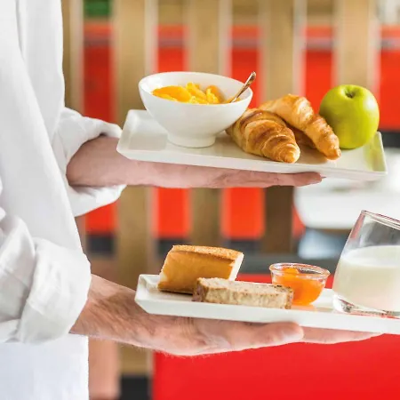 Ibis Centre Tour Bretagne 3* Ναντ