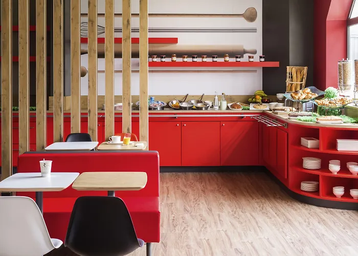 Ibis Centre Tour Bretagne Hotel 3*