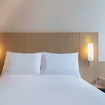Ibis Centre Tour Bretagne 3* Ναντ