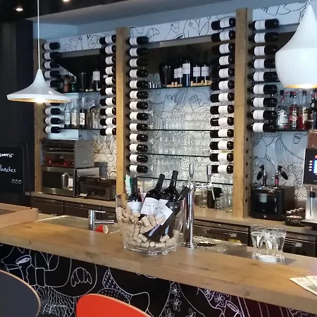 Ibis Centre Tour Bretagne Nantes