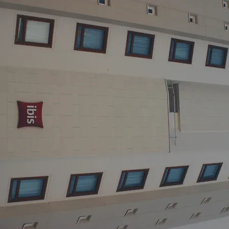 Ibis Centre Tour Bretagne Hotel 3*