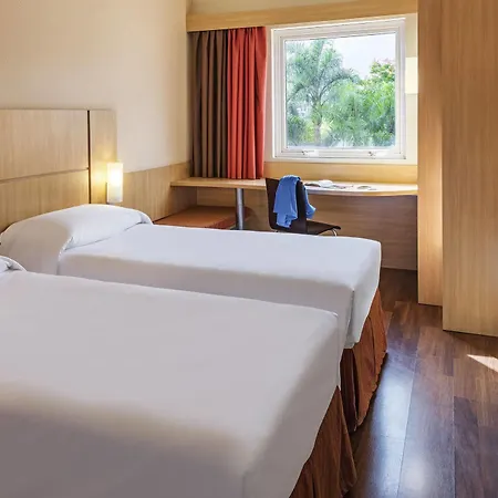 Ibis Centre Tour Bretagne Szálloda Nantes