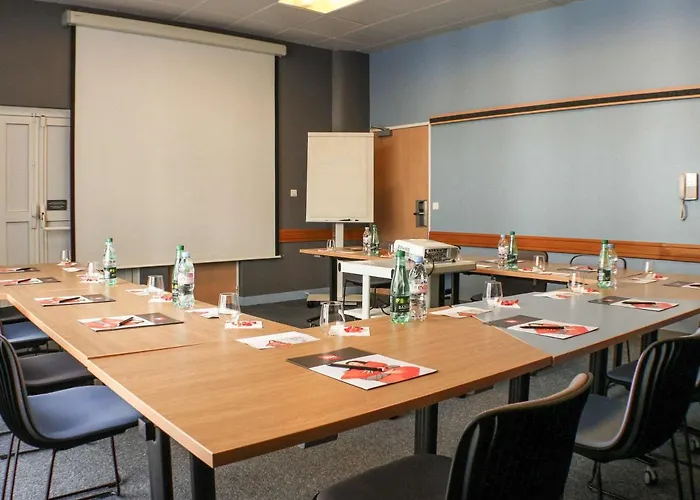 Ibis Centre Tour Bretagne 3* נאנט