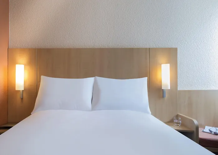 Ibis Centre Tour Bretagne 3* Nantes