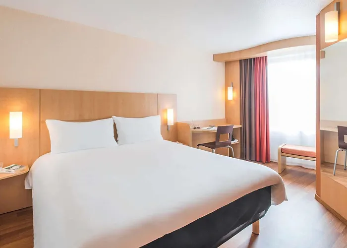 Hotel Ibis Centre Tour Bretagne Nantes