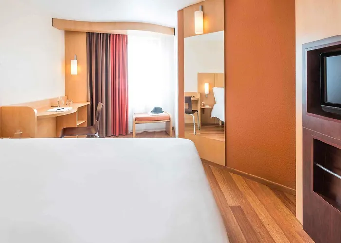 Ibis Centre Tour Bretagne נאנט