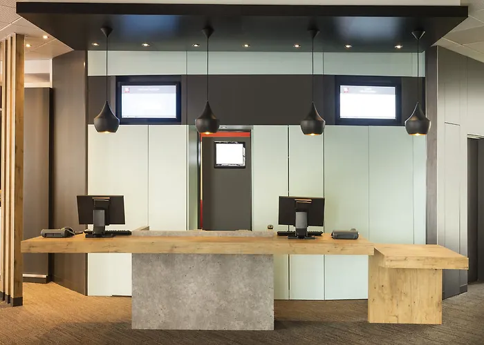 Ibis Centre Tour Bretagne מלון 3*